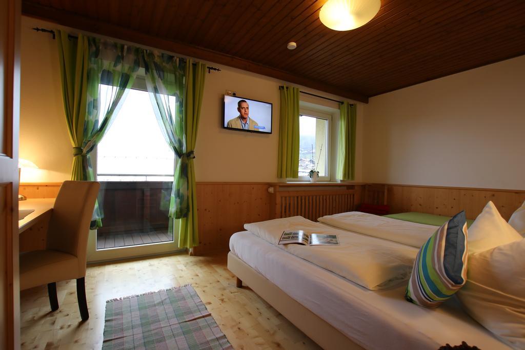Hotel Gasthof Eschbacher Пиезендорф Екстериор снимка