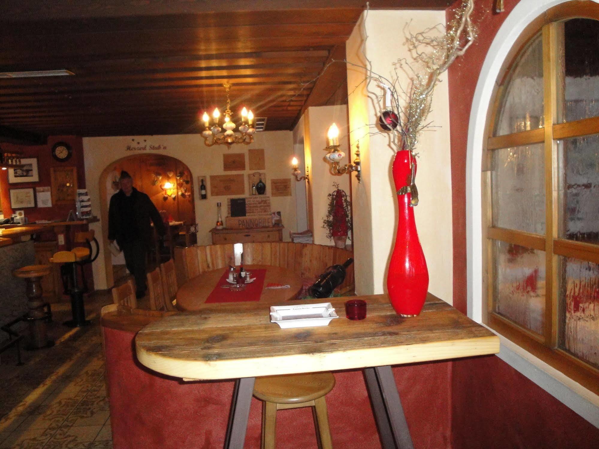 Hotel Gasthof Eschbacher Пиезендорф Екстериор снимка