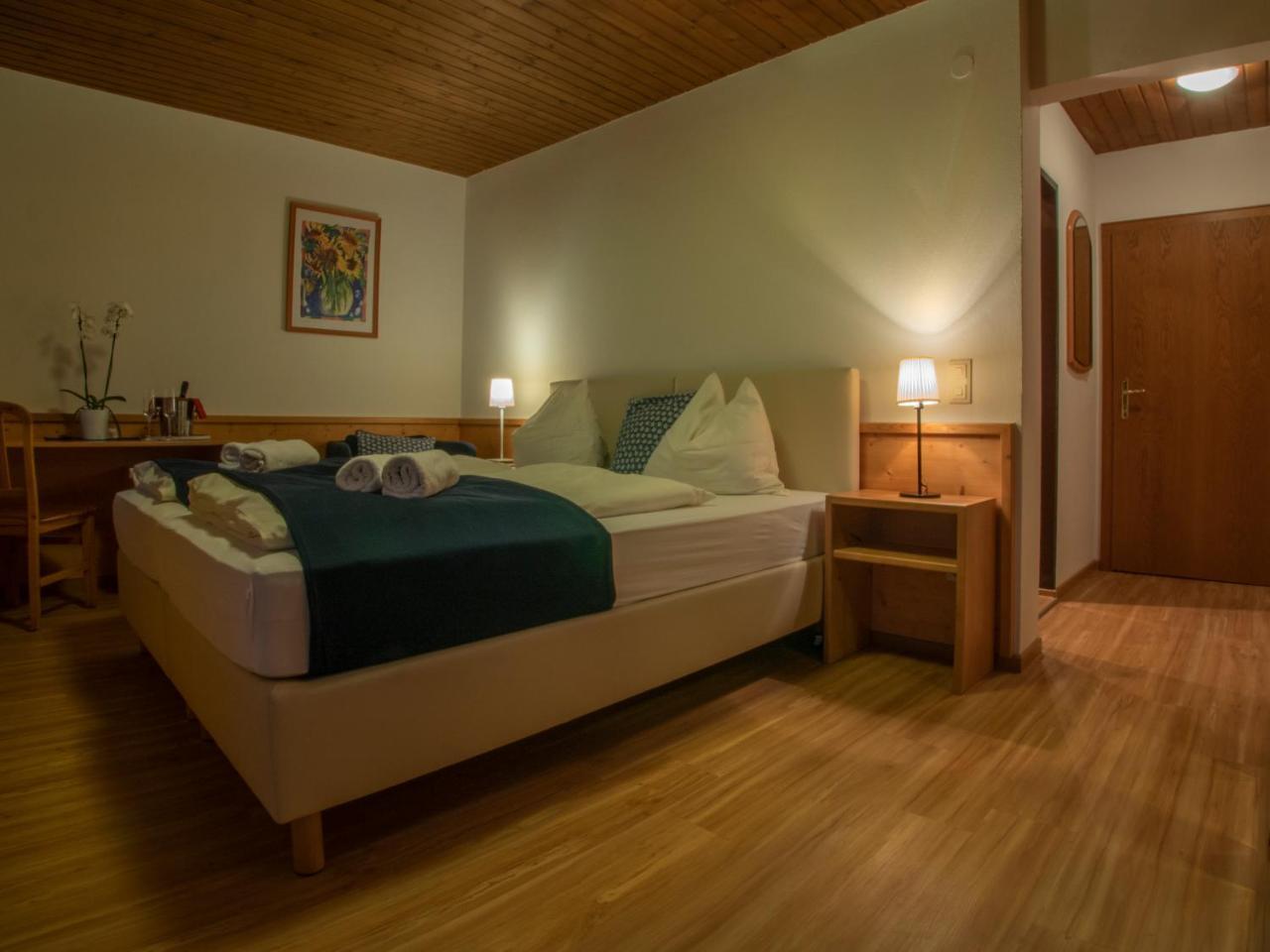 Hotel Gasthof Eschbacher Пиезендорф Екстериор снимка