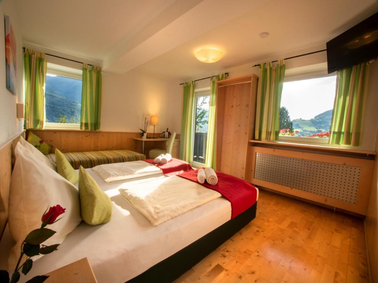 Hotel Gasthof Eschbacher Пиезендорф Екстериор снимка